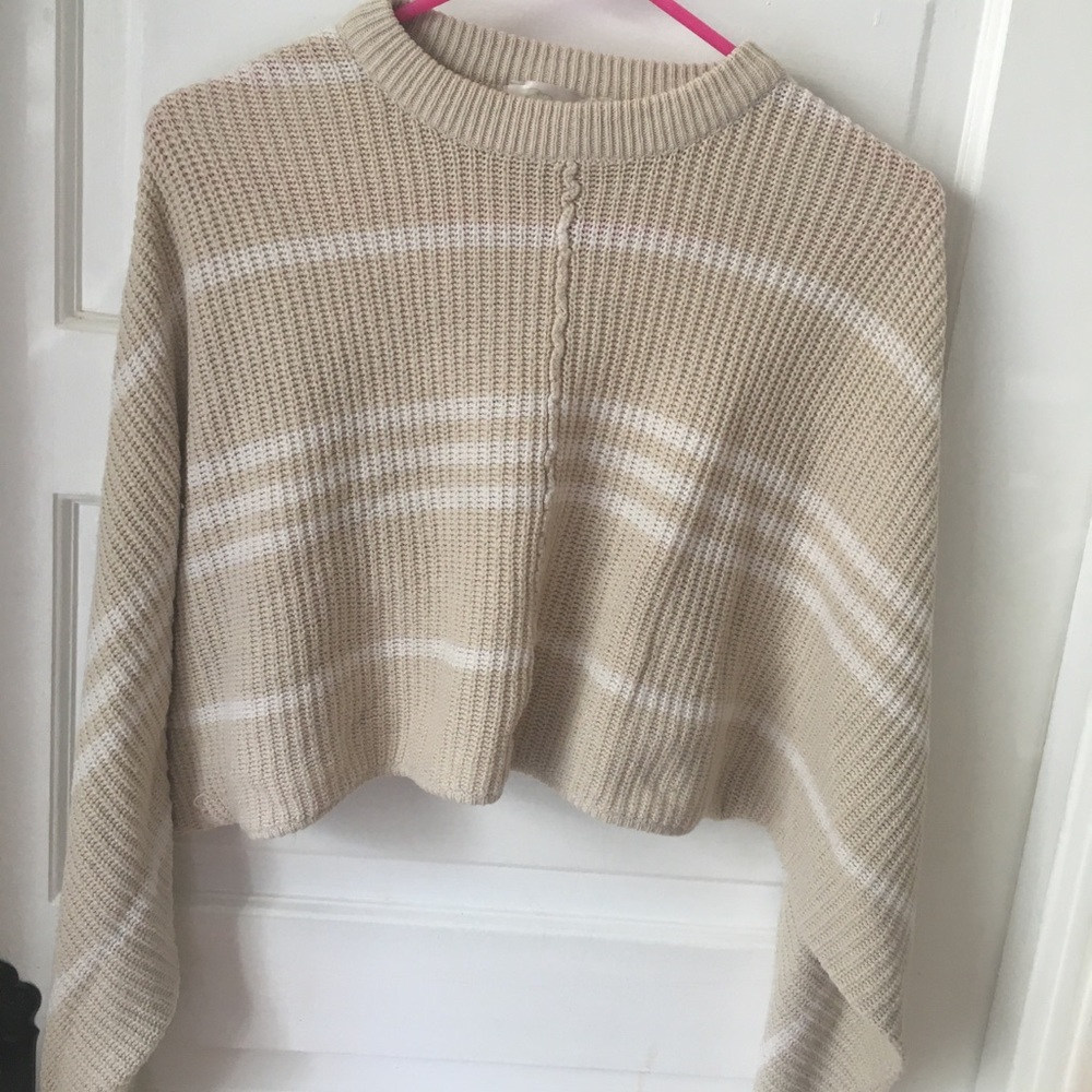 Beige cropped knit 🥖